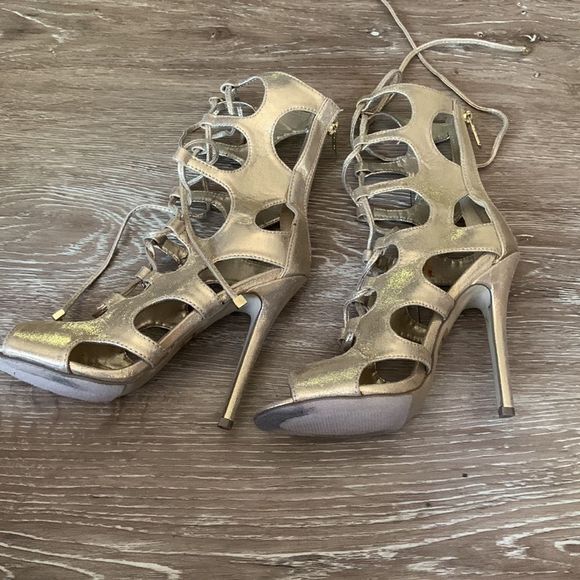 SOLD !!Breckelles gold strapped heels size 7 - Picture 5 of 16